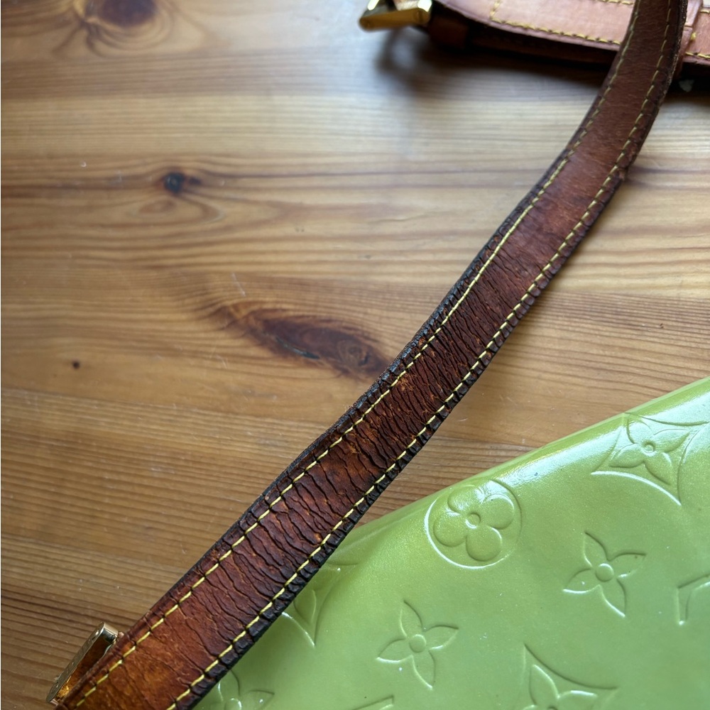VGUC Louis Vuitton vintage green vernis shoulder bag with COA - Picture 11 of 14